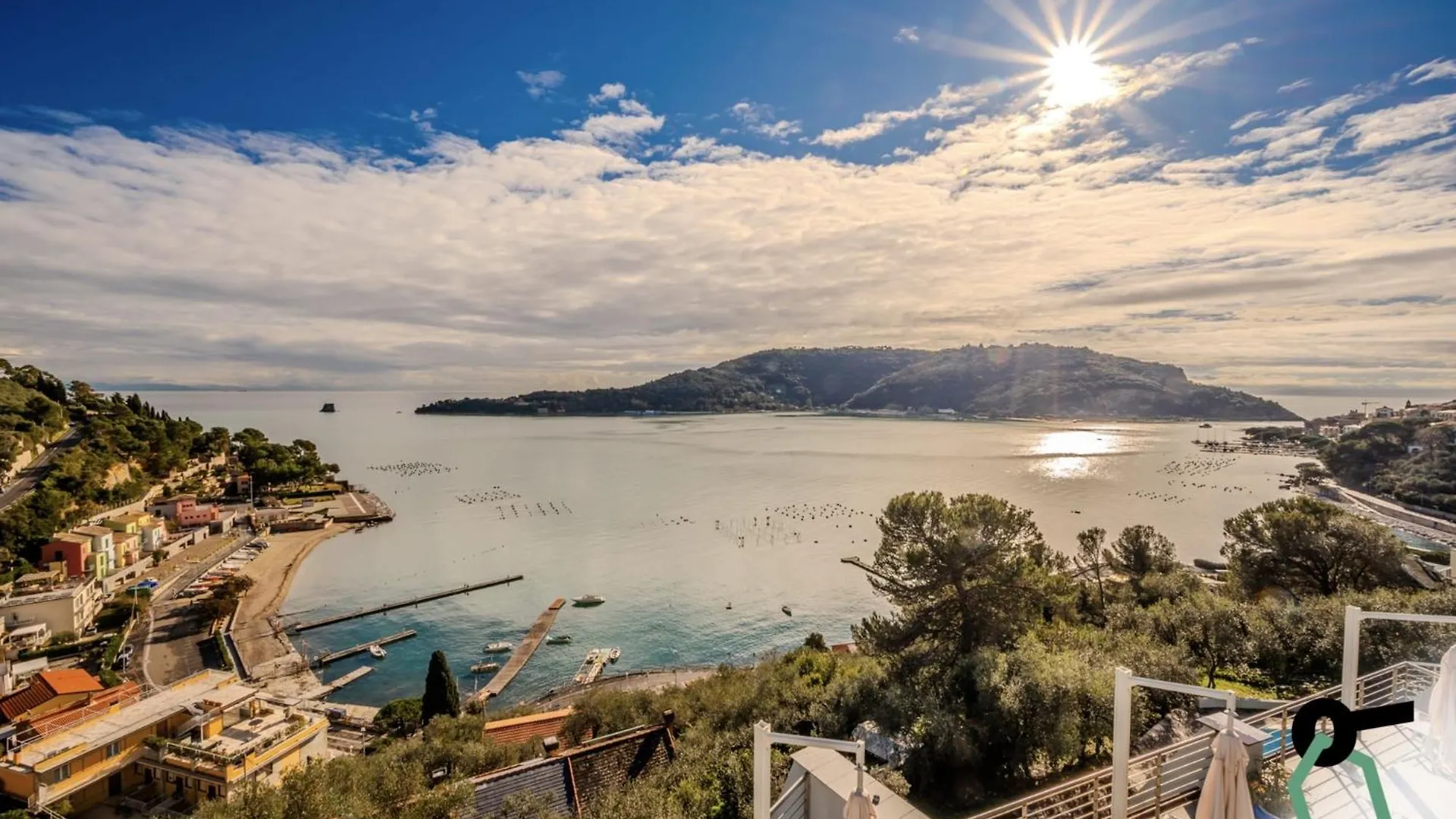 Hotiday Room Collection - Porto Venere 4*,  Italy