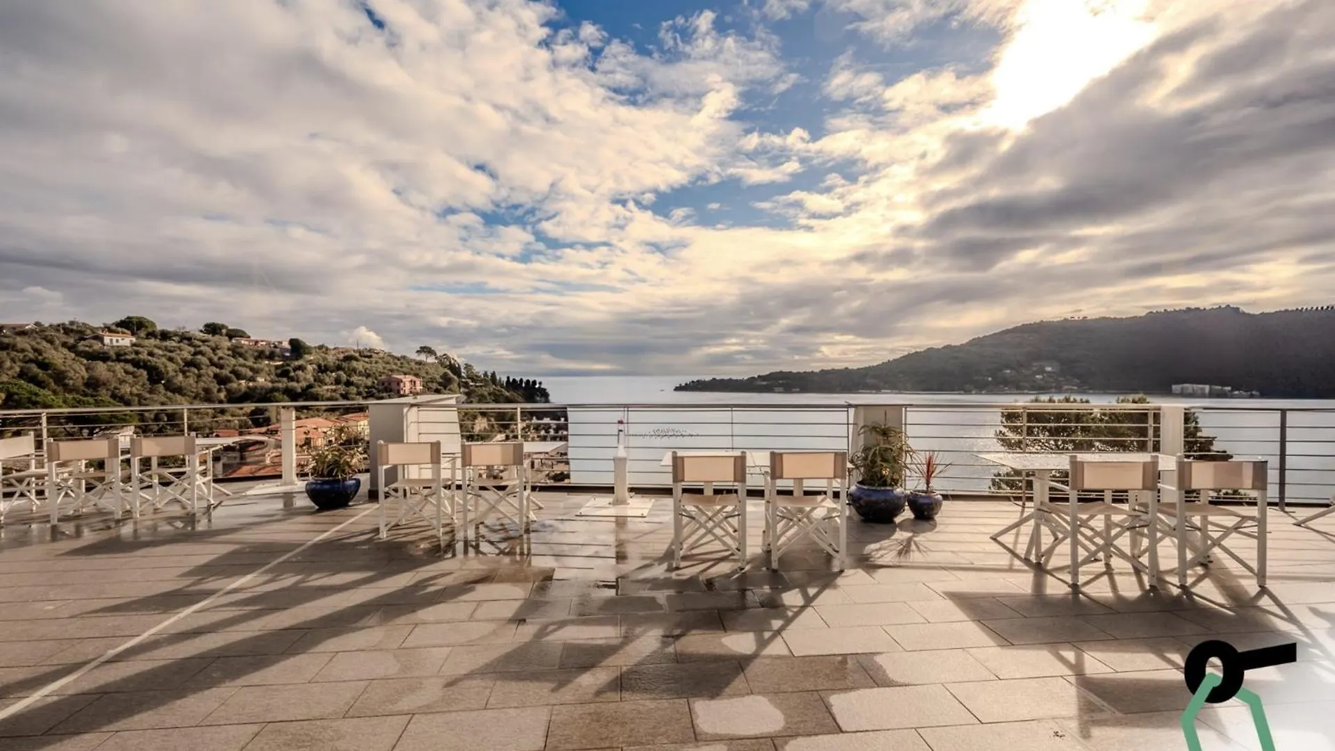 Hotiday Room Collection - Porto Venere 4*,